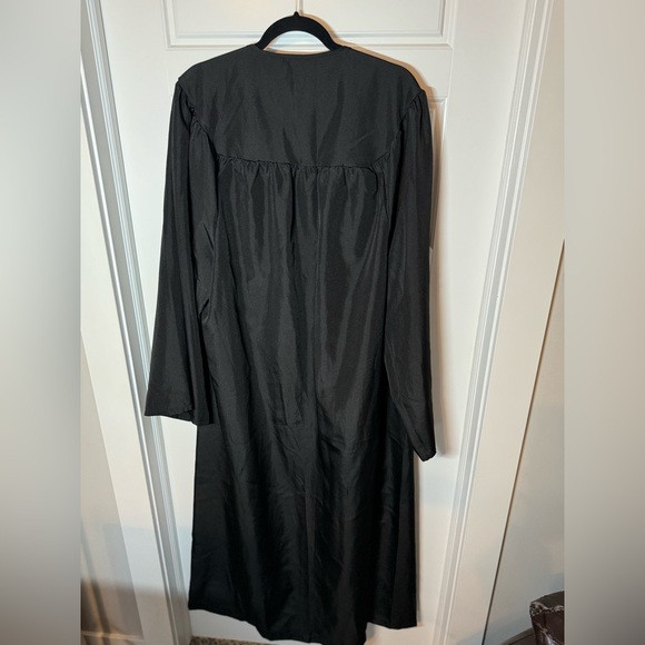 Black Academic Graduation Gown with Zip Front Closure - Picture 3 of 5